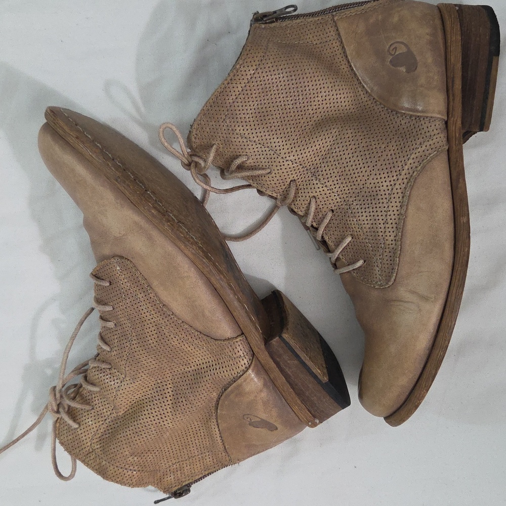 FELMINI, Women's Ankle Boots in Tan Suede